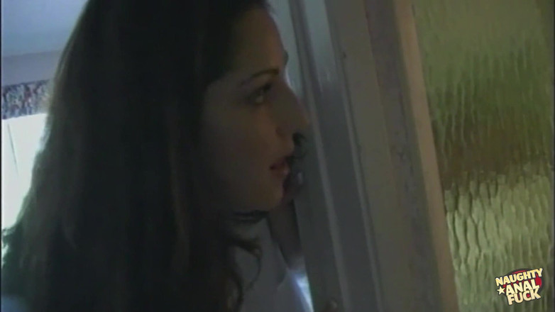 Naughty anal fuck: Ce qu'un mec excité comme celui-ci veut, c'est juste ouvrir...