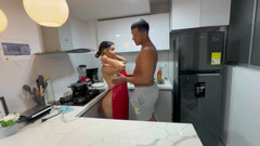 Saraymike: I Meet My Stepsister Alone in Apron in the Kitchen