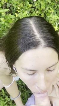 Quick Outdoor Blowjob