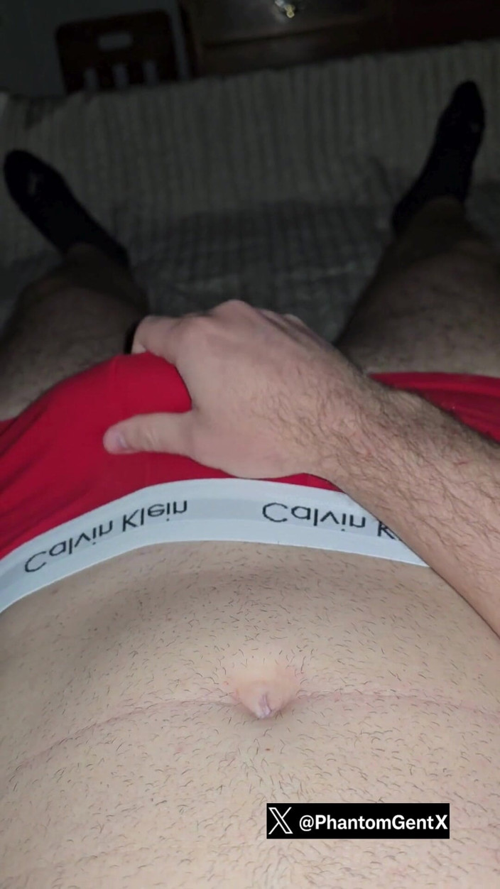 PhantomGentX: Phantomgentx si cewek dominan menggoda cowok kontol besar sambil ngomong...