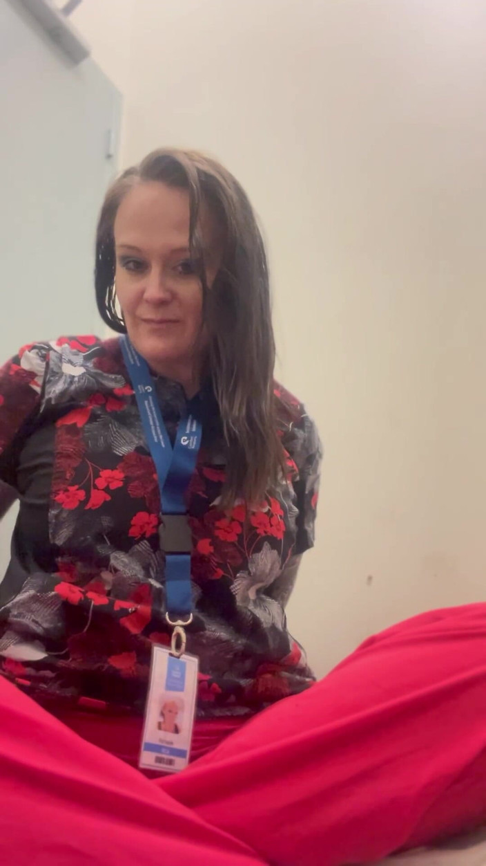 Sinful-Secrets: Y tá hư hỏng phun nước trong nhà vệ sinh...