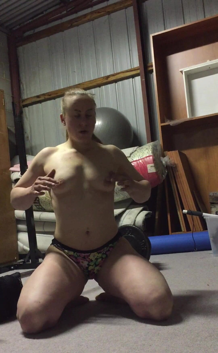 Michellexm: 덤벨과 블랙 란제리