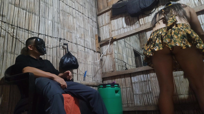 Martin13: Wanita Tentera baru-baru ini lulus mengongkek bosnya yang sombong untuk...