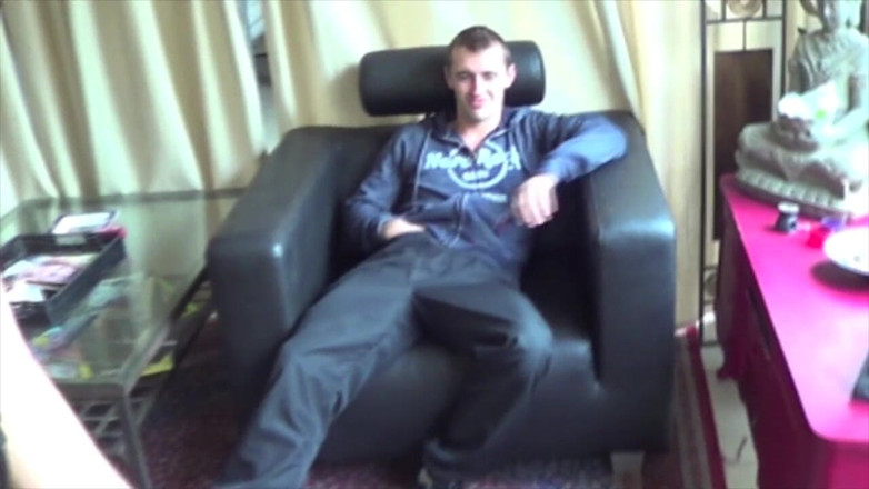 French twinks amator sextapes: Французское любительское секс-видео с Филиппином трахнул без презерватива Kriss