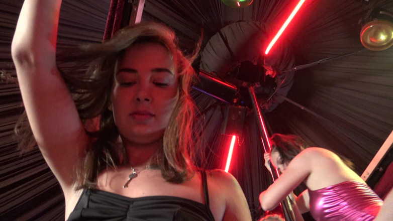 Femdom Austria: Poledance trampling!