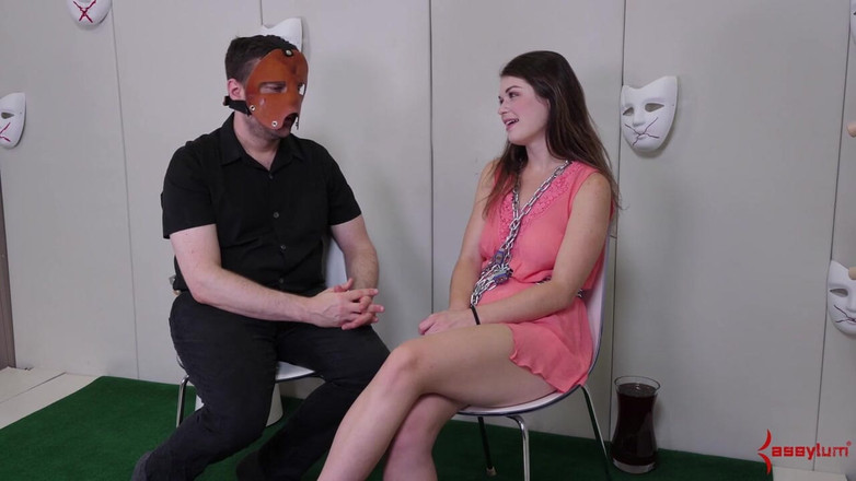 Assylum & Slavemouth: 18 साल की रंडी को जंजीरों में सख्त गांड चुदाई की सजा मिलती है