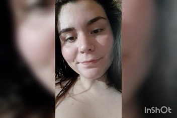 Chubby Sex Symbol: Sexy giganta se sienta en tu cara