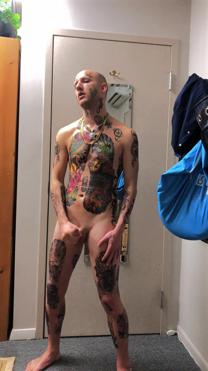 Straight ish Jake Grand: Tätowierter twink solo-masturbation