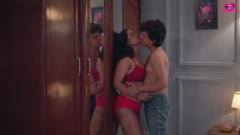 Indianpinklips: Devar Caught Bhabhi robi nago na złe