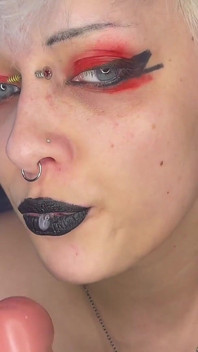 Pompino fidanzato compleanno sciatto gola profonda rossetto sputa