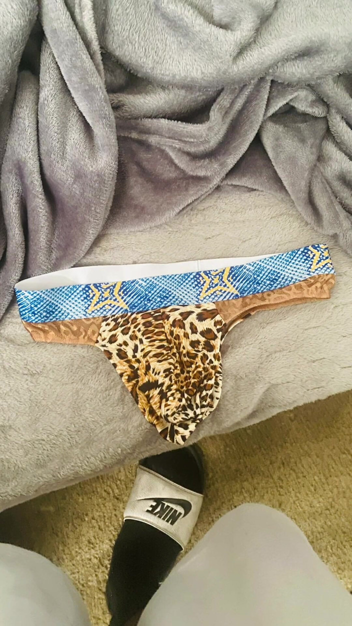 Emperor Kai Da God King: Zwarte man toont interesse