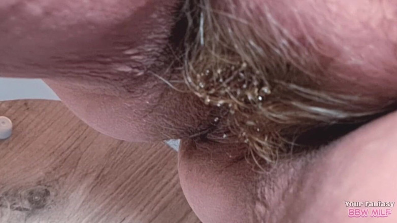 BBW_Wife: Het färsk gyllene piss bara för dig från mogen MILF...