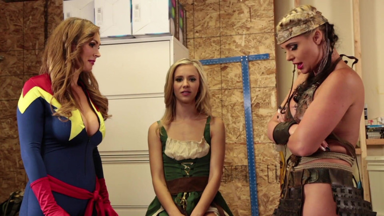 Hot Girlz: Hot cosplayers gets wild on threesome sex