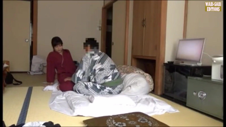 MILF, Wabi-Sabi Editions: Po godzinach uwodzenie gorącej wiosny uczestniczka uchwycona w prywatnej sesji...