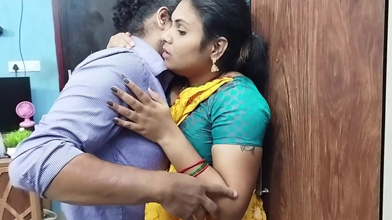 Vaishnavysharunraj: Mallu Hot Girl Half Saree Romance with Lip Lock, Desi...