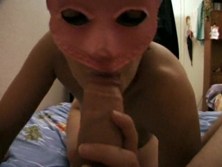 European Classics: Garota mascarada adora chupando paus grandes em POV