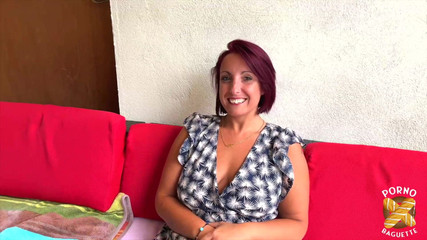 Porno Baguette: Vanessa, çok yaramaz orta yaşlı seksi kadın için iki yarak
