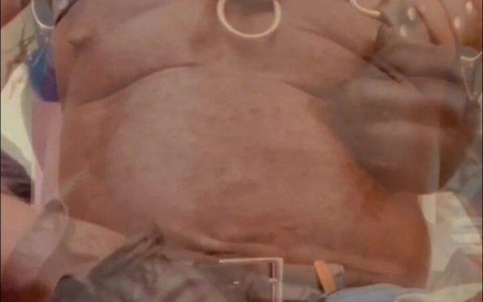 Black mature kinky muscle: Kožený postroj Denim Cutoffs BBC Titplay a Sex Toy Session