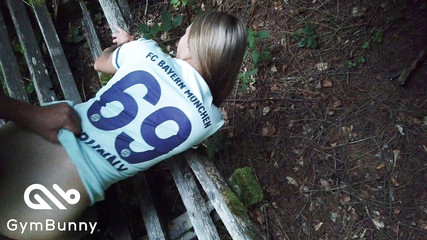 Gymbunny: Lascia la casa sfruttata - Creampie geiler al limitare della foresta