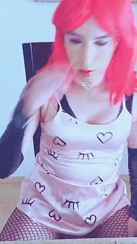 Tammysissy nu se poate opri din a se atinge