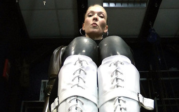 Herrin Lady Adena: Lady Adena Solo POV CBT