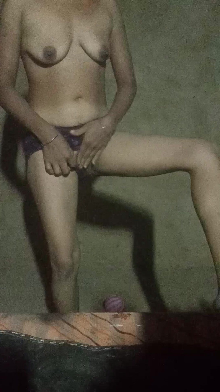 Asmita_bhil: Bela cunhada faz sexo com dedo à noite