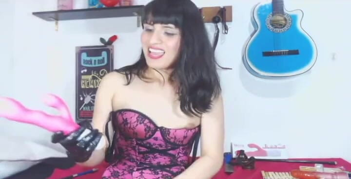 Our secret: Tranny webcam nóng bỏng chơi với cu giả