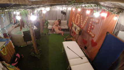 Mr D and Miss C: Створення аматорського домашнього порно відео, невирізане, нередаговане за лаштунками, дружина ділиться тріо