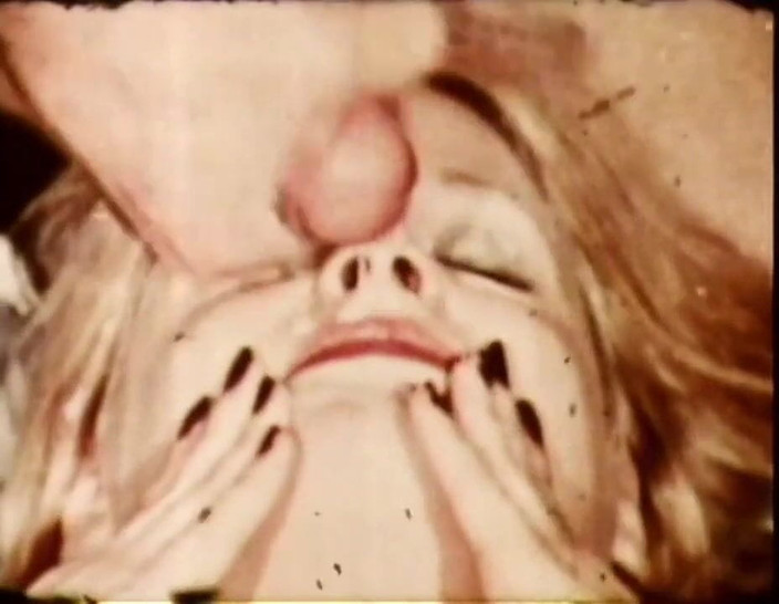 Vintage megastore: Vintage Blonde picked up and fucked in the bar