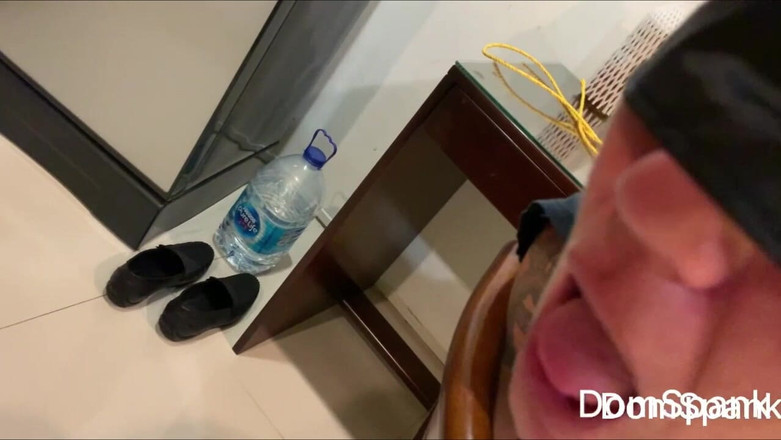 RealDomSpank: Iubită franceză minionă lovită, țâțe și pizdă plesnite și îmi suge pula
