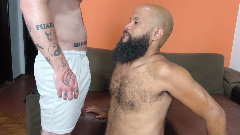 carmonaoficial: 나는 계부 Barbudo의 후장을 따먹어, 그는 그의 머리를 얻기 위해 RJ에서 온