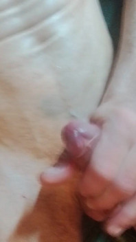 Příliš nadšený jsem si hrál se svým velkým penisem