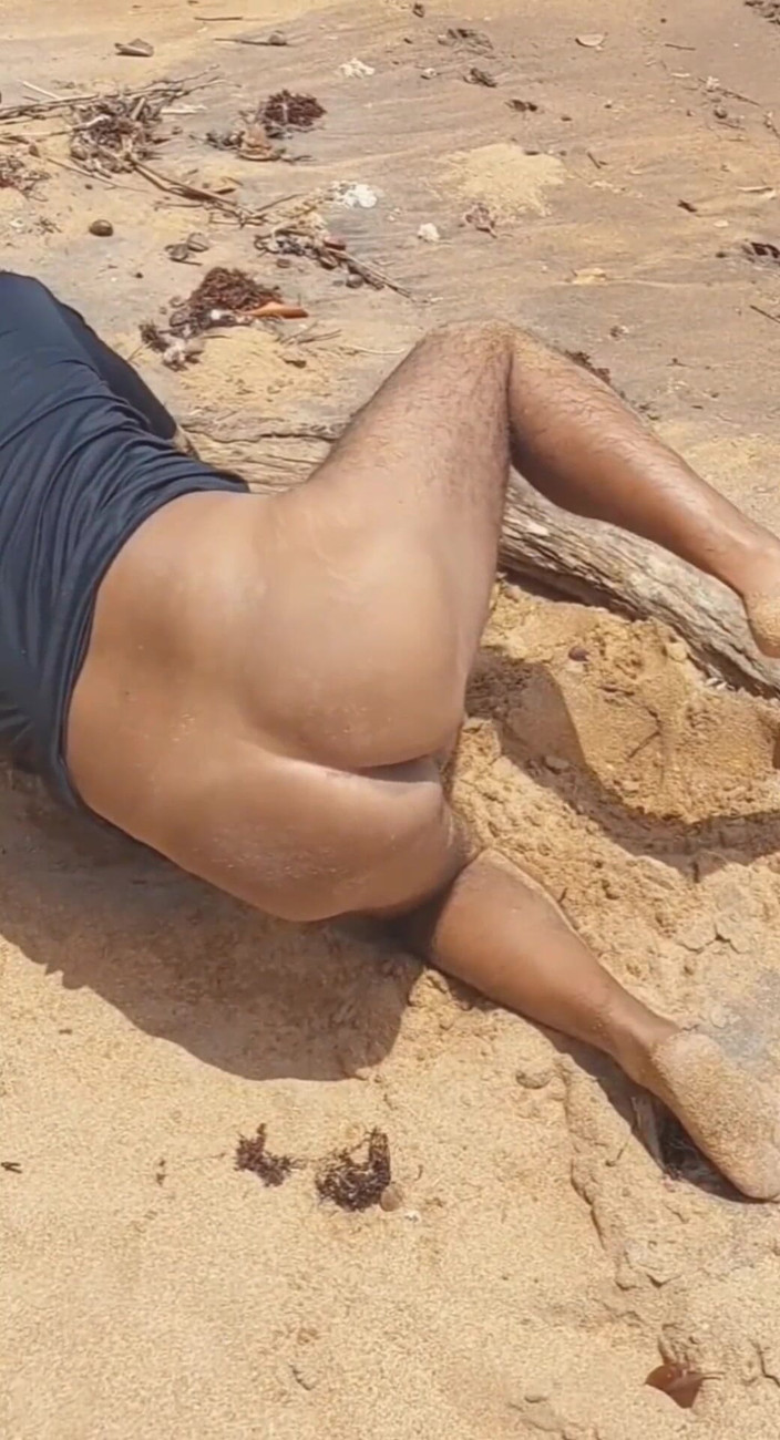Ladysilvas: Ladysilva Am Strand Was Für Ein Heißer Arsch Mit Braungebranntem...
