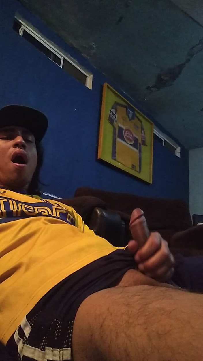 AlexAlejandro13: 이른 아침에 내 자지로 놀고 있어