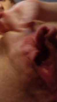 Fingrar Och Gnuggar Min Stora Labia Fitta Närbild