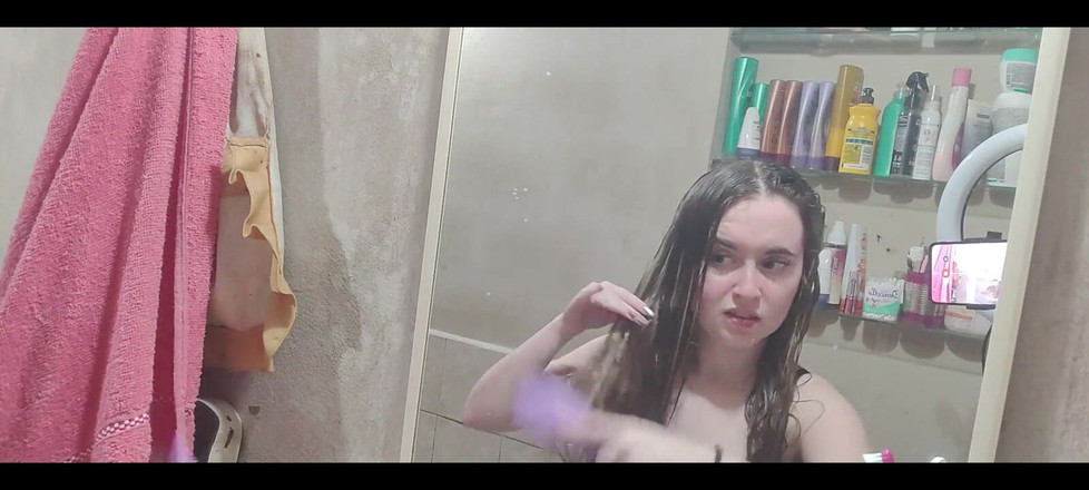 RavenHearth666VIP: Feuchte haare bürsten