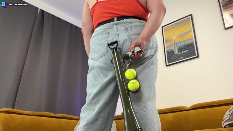 David Marcek: Destruction testiculaire imparable ! Ses jambes font une salade avec son...