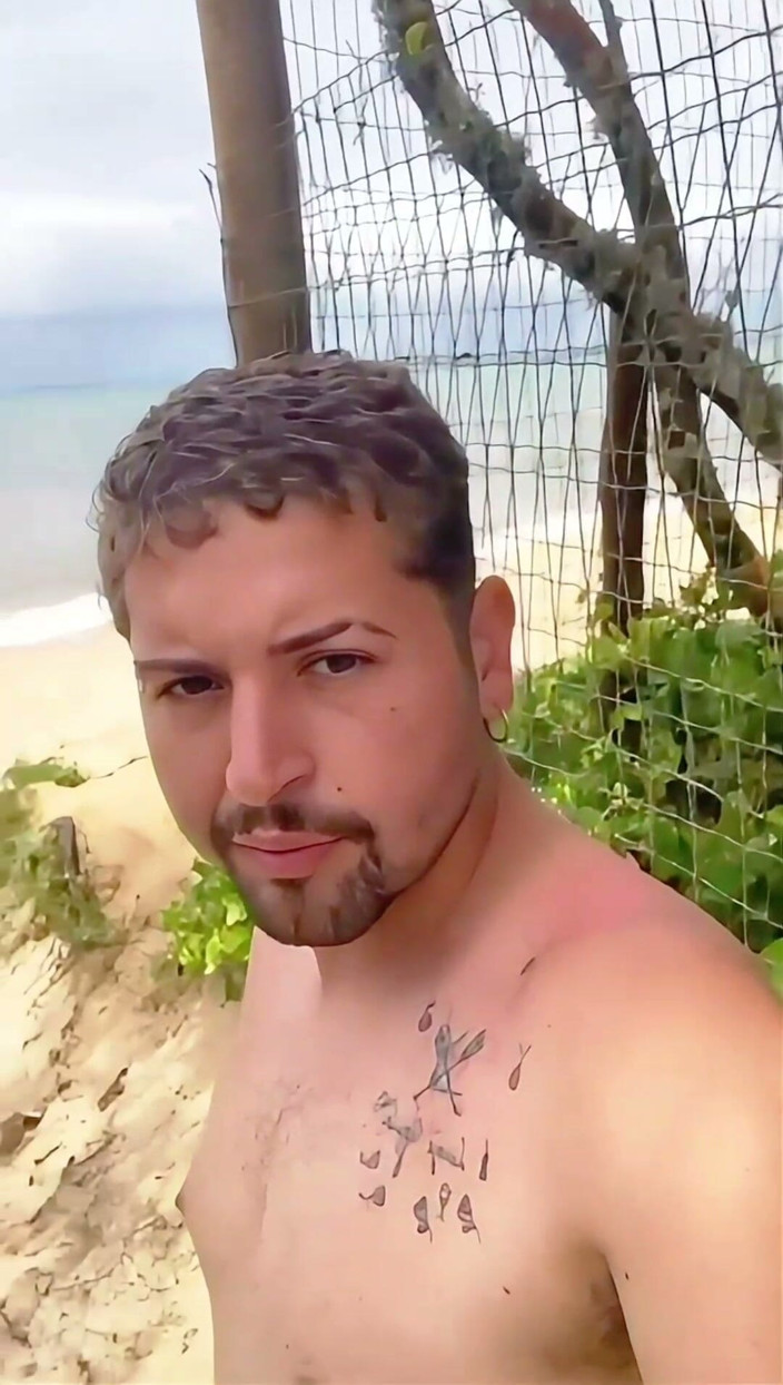 Marcosninfo: امتصت الرولودو من بورتو سيغورو على حافة الشاطئ حيث كان الناس يمرون للنظر