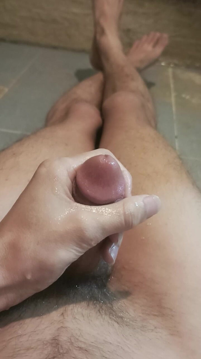 Piss play and piss on itself: 내 발에 오줌 플레이와 오줌.