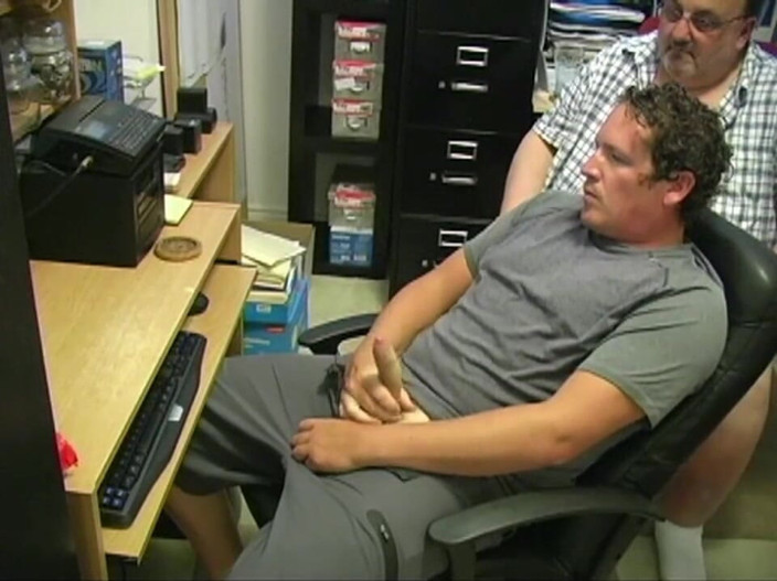 The Great Canadian Male: O explozie din trecut - James 2