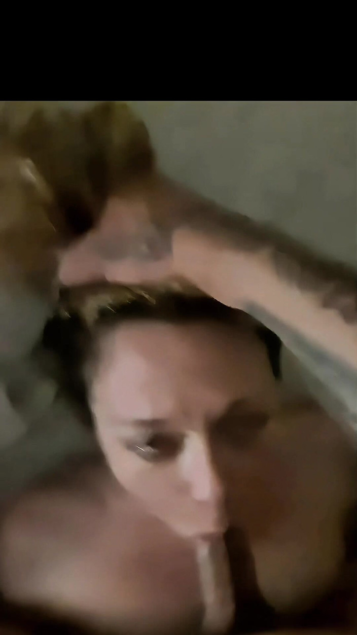 Crystal: Krmila jeho ptáka