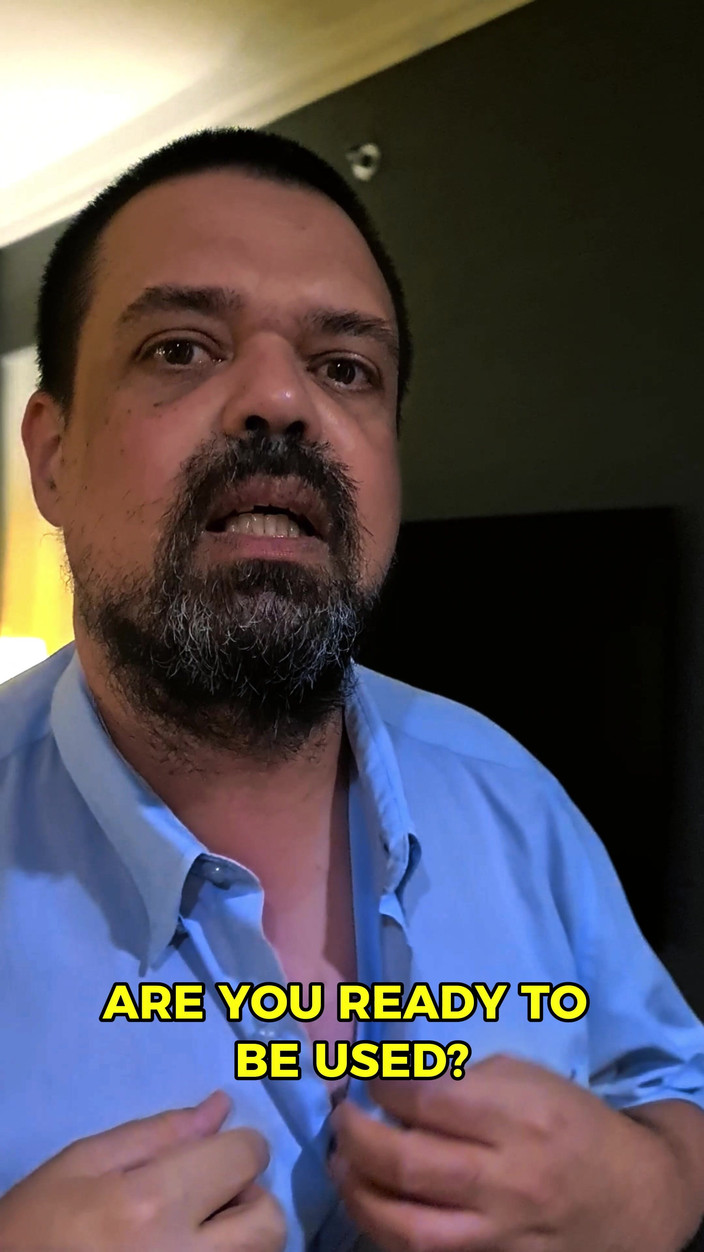 Punchbagplz: ベア・コップ視点 - 崇拝と支配