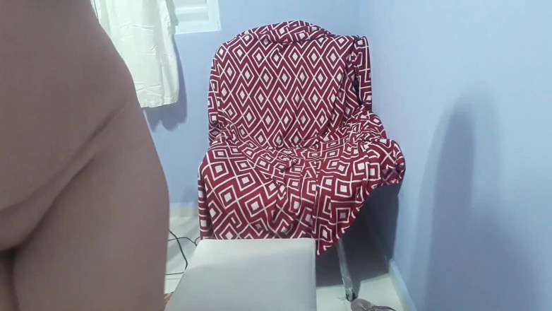 Enfgulosa: Neste calor eu fui esfriar minha buceta com sorvete
