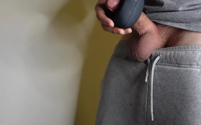 ItsTim247: Grey Sweatpants and Ball Closeups