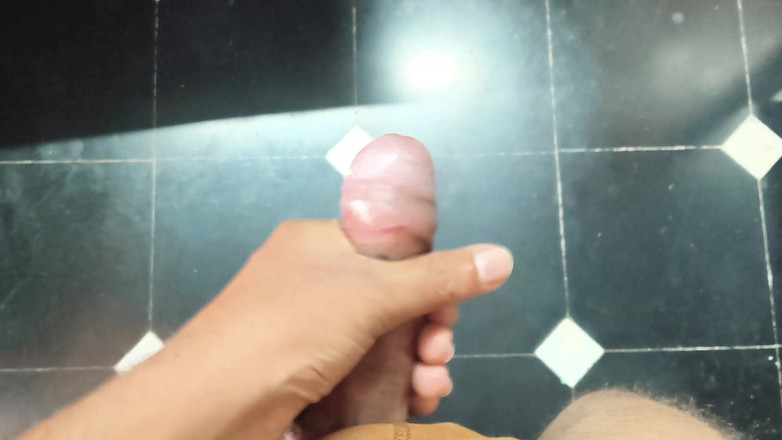 Roxy Bay: Pták škádlí doma sám a masturbuje polo POV