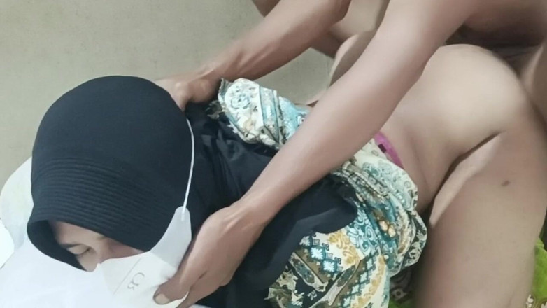 Rania: एक शिक्षक छात्रों के साथ बातचीत करता है