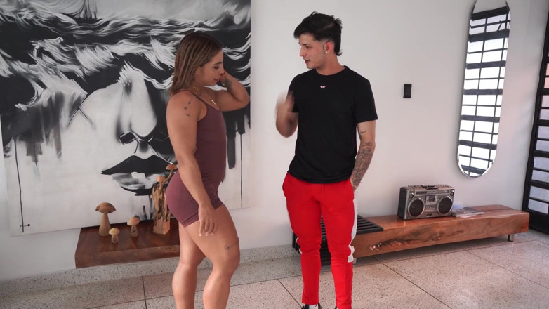 BigJackson: Před tréninkem šukám svou svalovou trenérku u ní doma