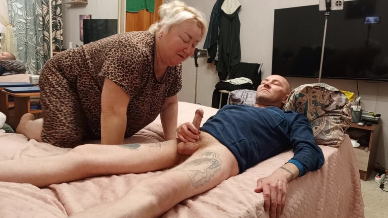 Zona901: Minha sogra interrompeu meu trabalho de mão, me deu um...