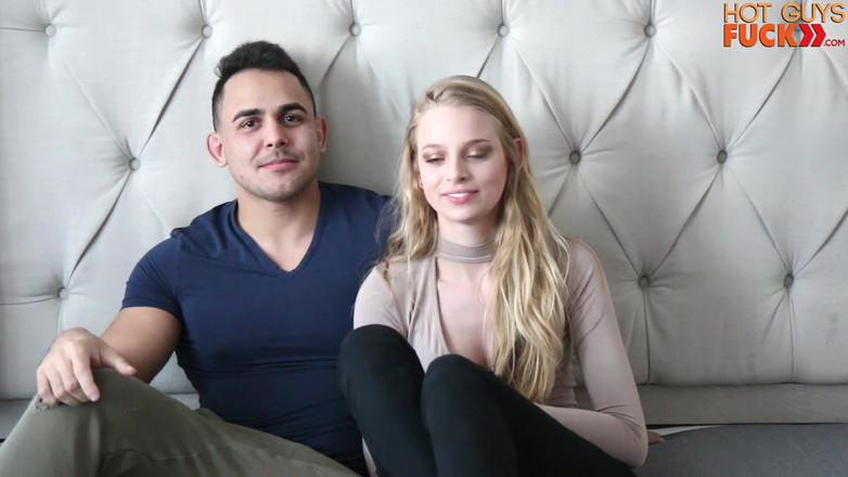 Hot Guys Fuck: Büyük yaraklı sporcu Benji Bastian sarışın Sarah'ı pazar günü sikiyor