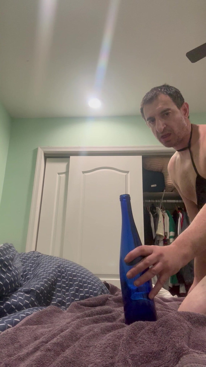 TakeMe35: 의붓딸 쪼이는 반바지를 빨고 딜디 따먹는 Sissy 새아빠